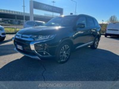 Mitsubishi Outlander 2.2 DI-D 2WD Instyle del 2016 usata a Reana del Rojale