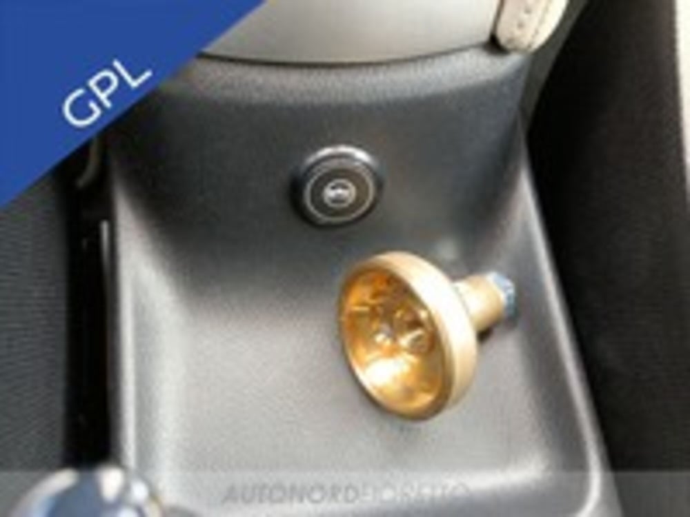 Nissan Micra usata a Udine (15)