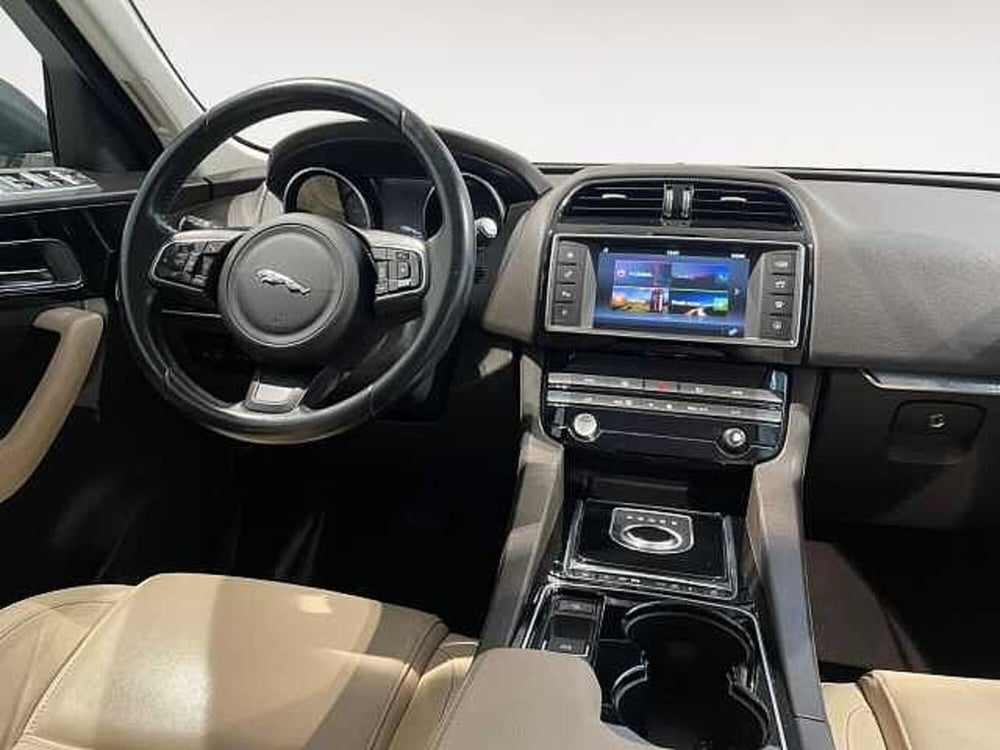 Jaguar F-Pace usata a Ravenna (12)