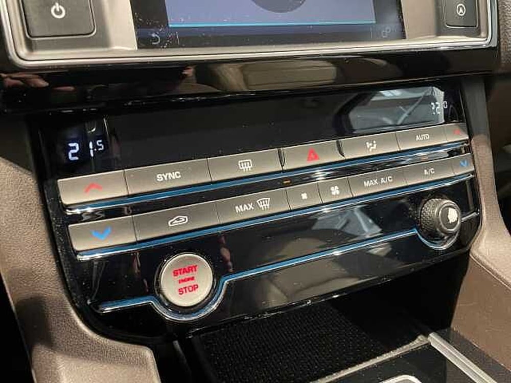 Jaguar F-Pace usata a Ravenna (15)