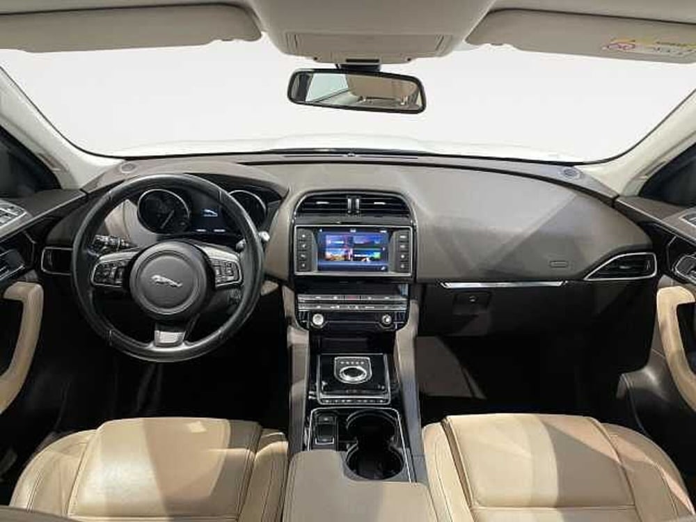 Jaguar F-Pace usata a Ravenna (5)