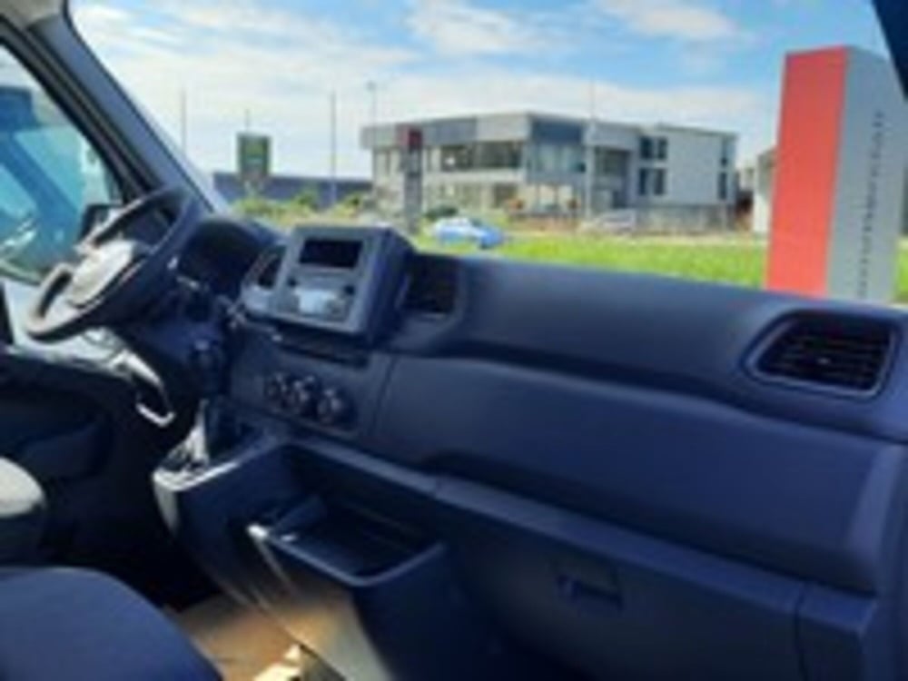 Nissan Interstar Furgone nuova a Udine (12)