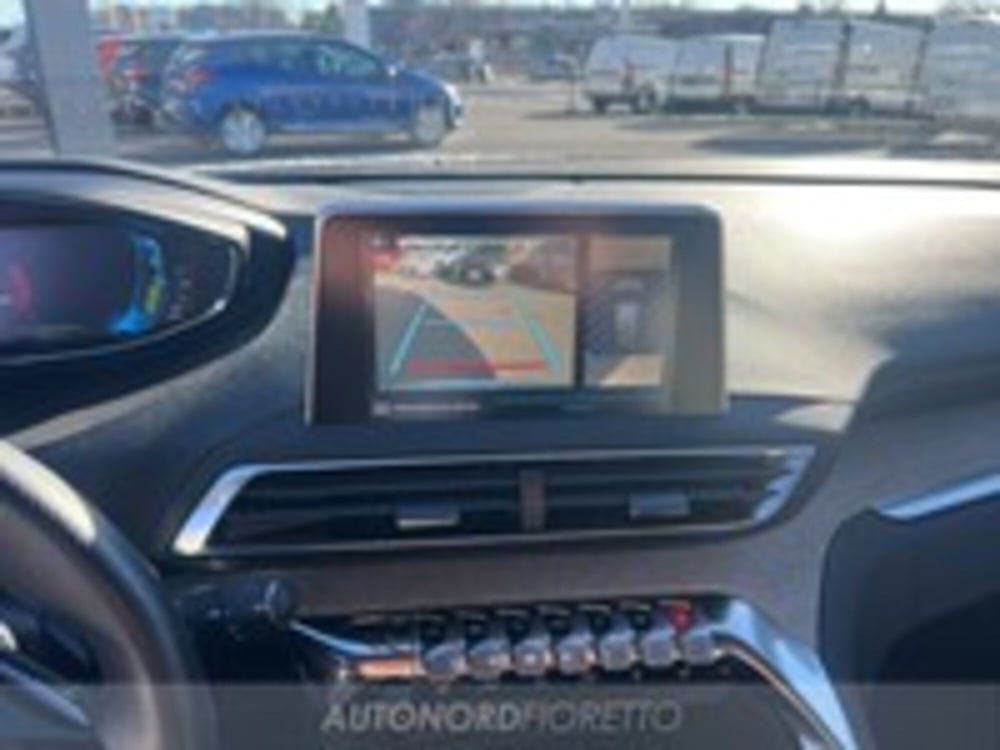 Peugeot 3008 usata a Udine (9)