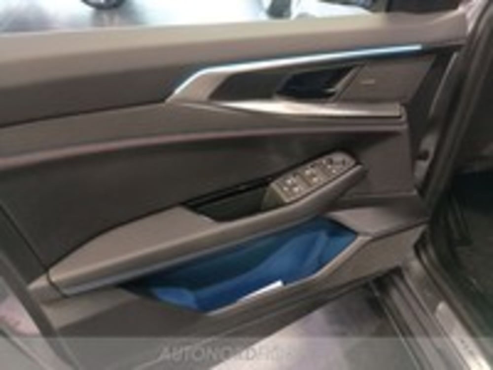 Renault Rafale nuova a Udine (12)