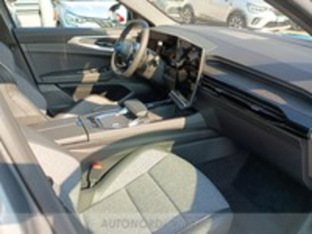 Renault Rafale nuova a Udine (12)