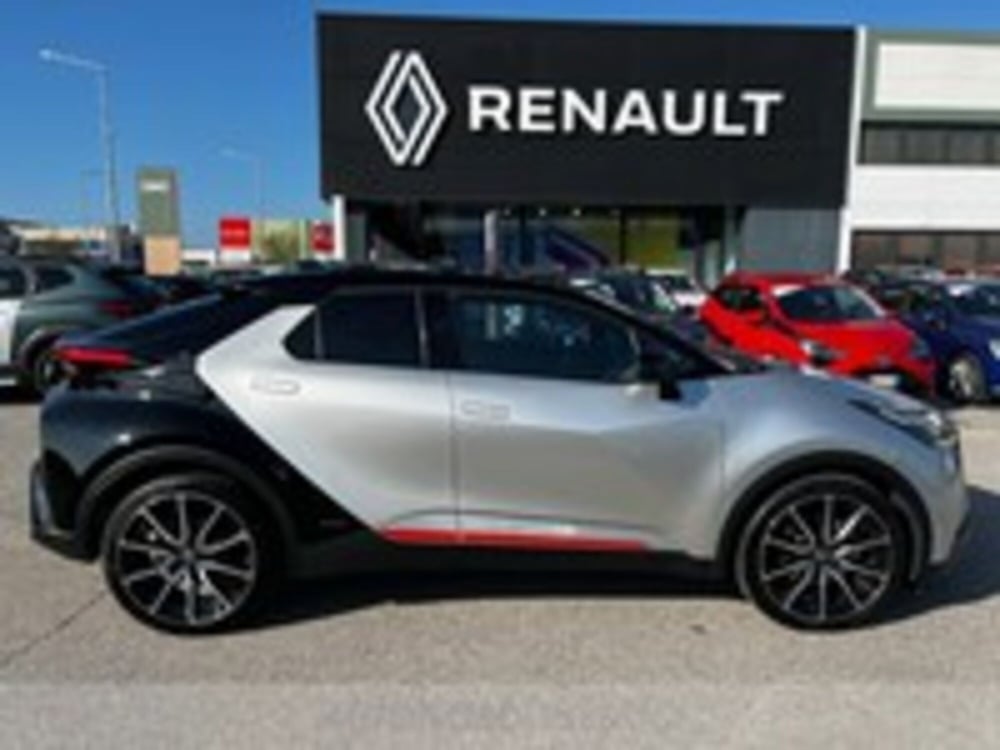 Toyota Toyota C-HR usata a Udine (6)