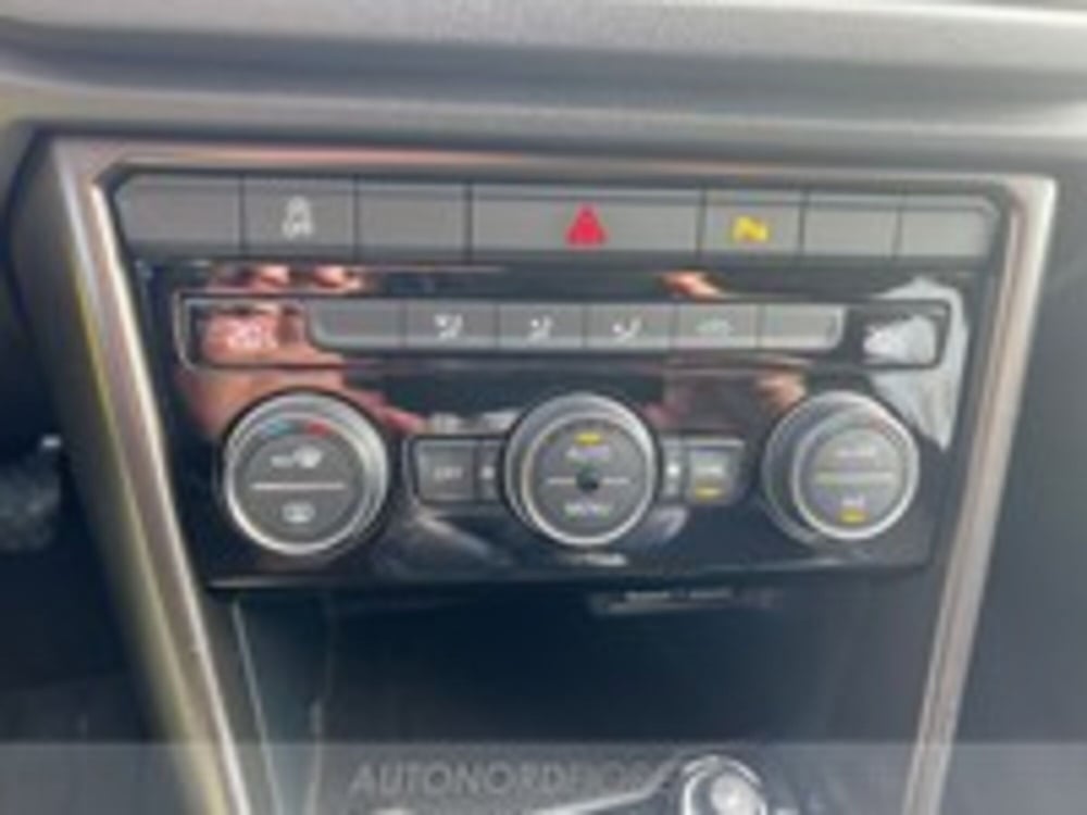 Volkswagen T-Roc usata a Udine (11)