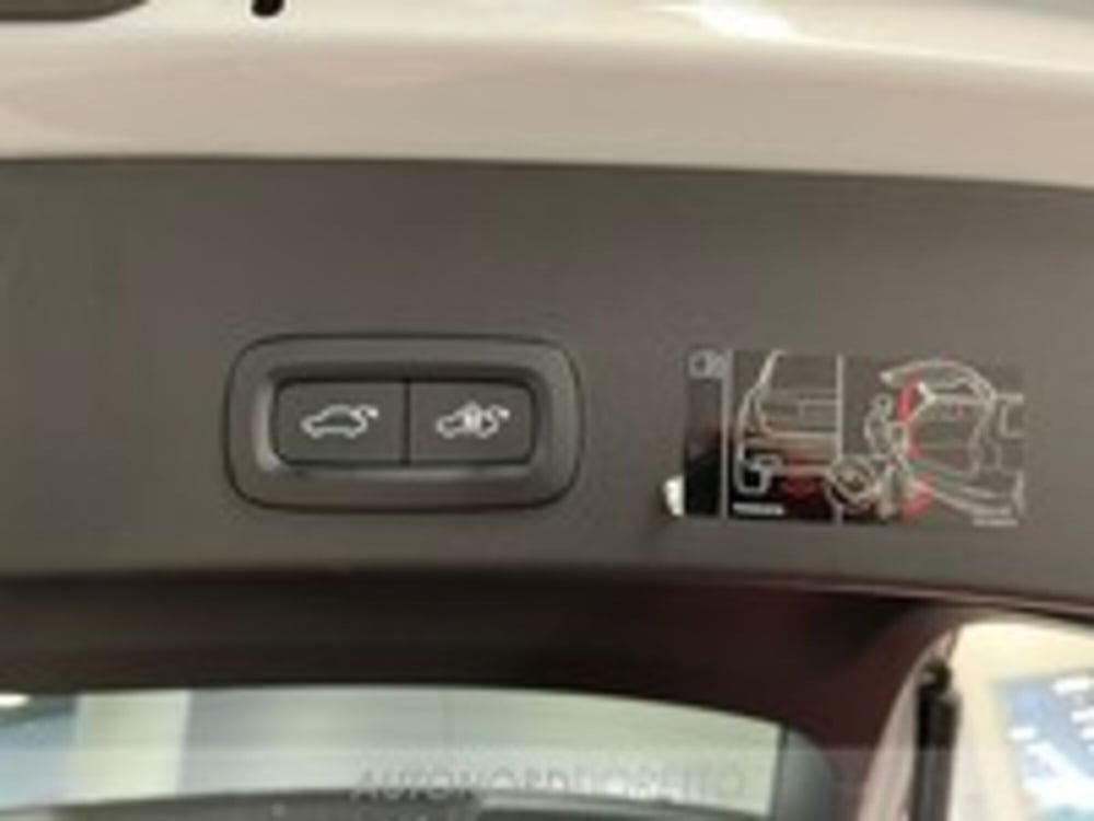 Volvo XC40 usata a Udine (15)