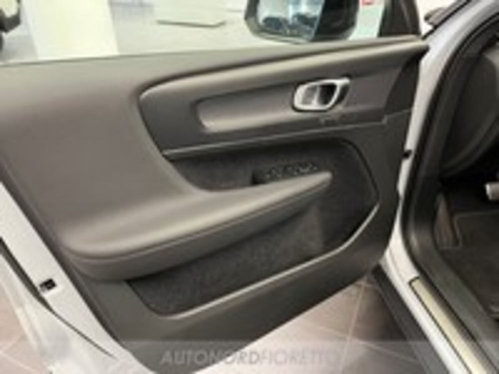 Volvo XC40 usata a Udine (8)