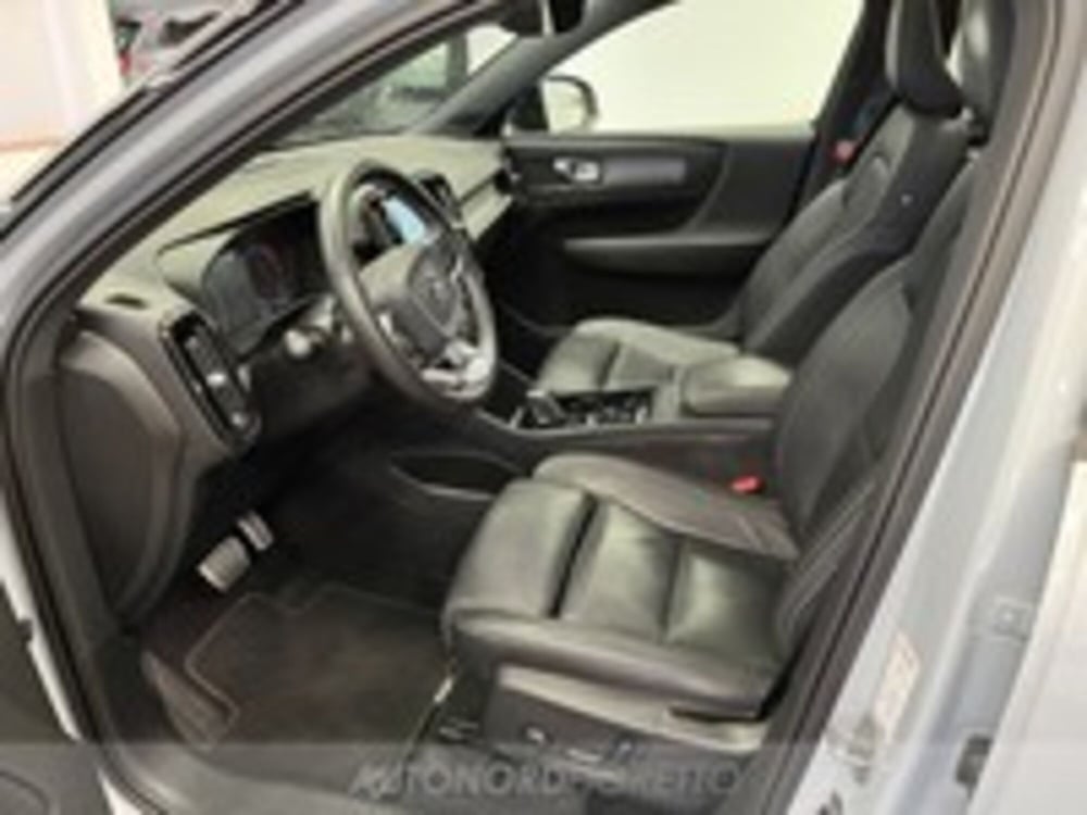 Volvo XC40 usata a Udine (9)