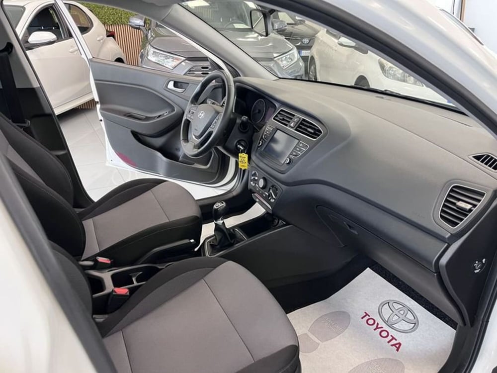Hyundai i20 usata a Prato (8)
