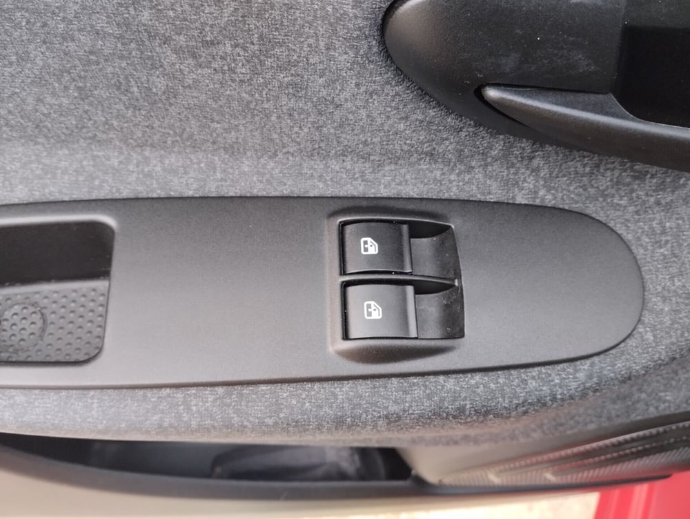 Lancia Ypsilon usata a Asti (10)