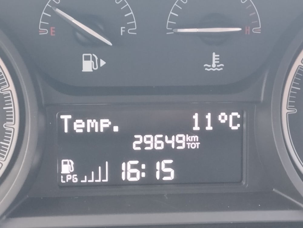 Lancia Ypsilon usata a Asti (12)