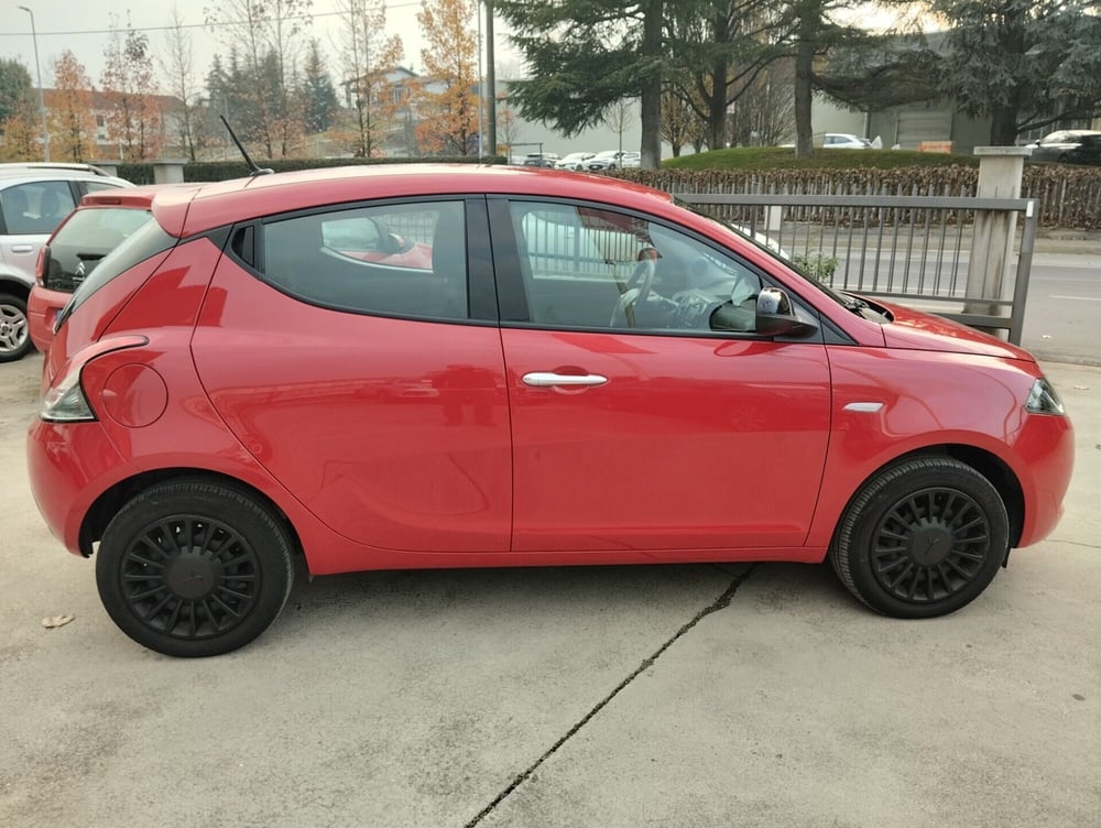 Lancia Ypsilon usata a Asti (5)