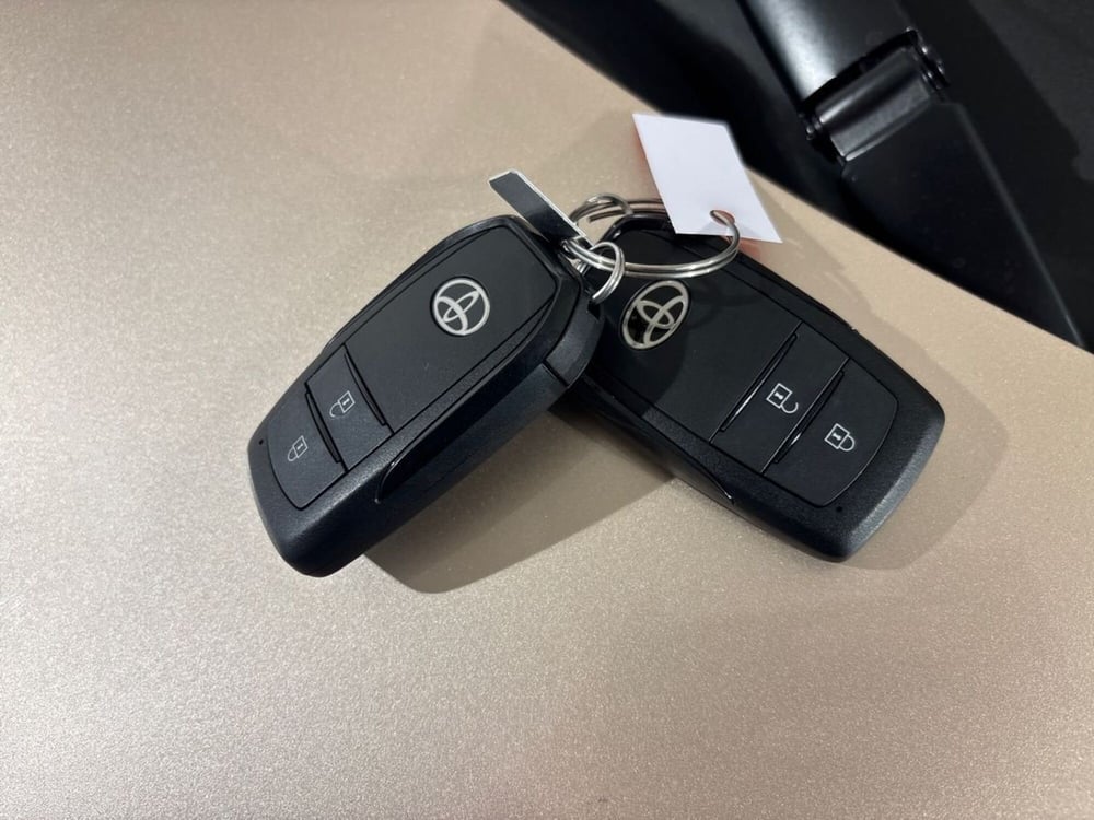 Toyota Aygo X nuova a Lecco (17)