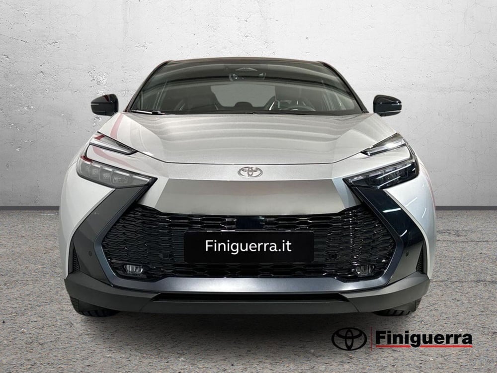 Toyota Toyota C-HR nuova a Lecco (2)