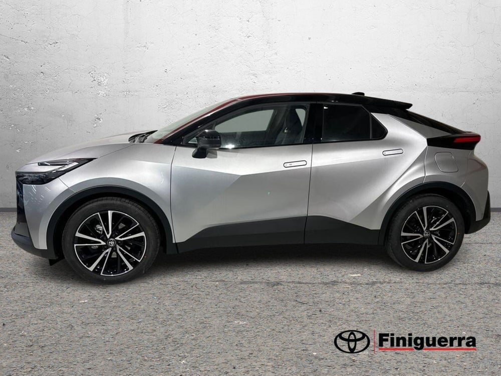 Toyota Toyota C-HR nuova a Lecco (6)