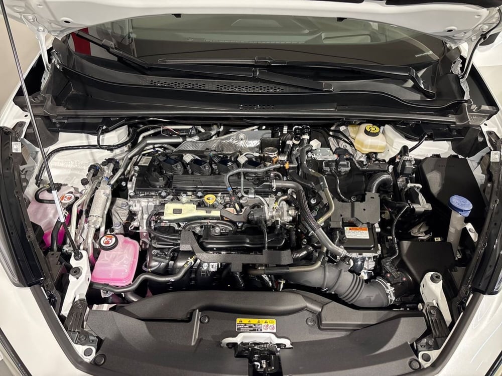 Toyota Toyota C-HR nuova a Lecco (16)