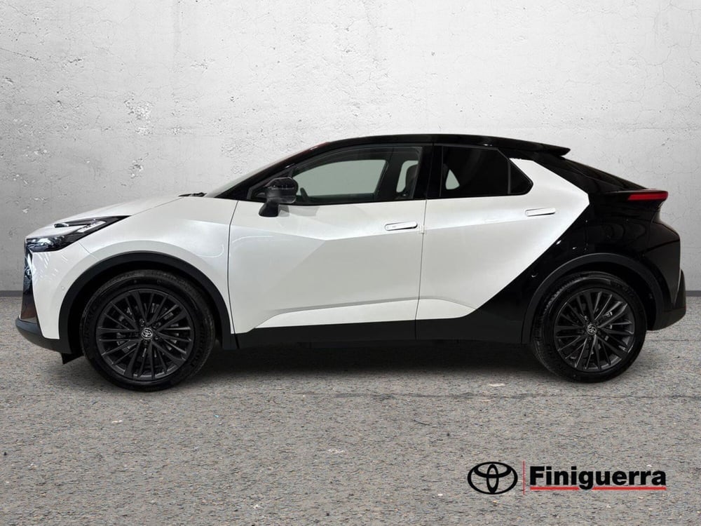 Toyota Toyota C-HR nuova a Lecco (6)