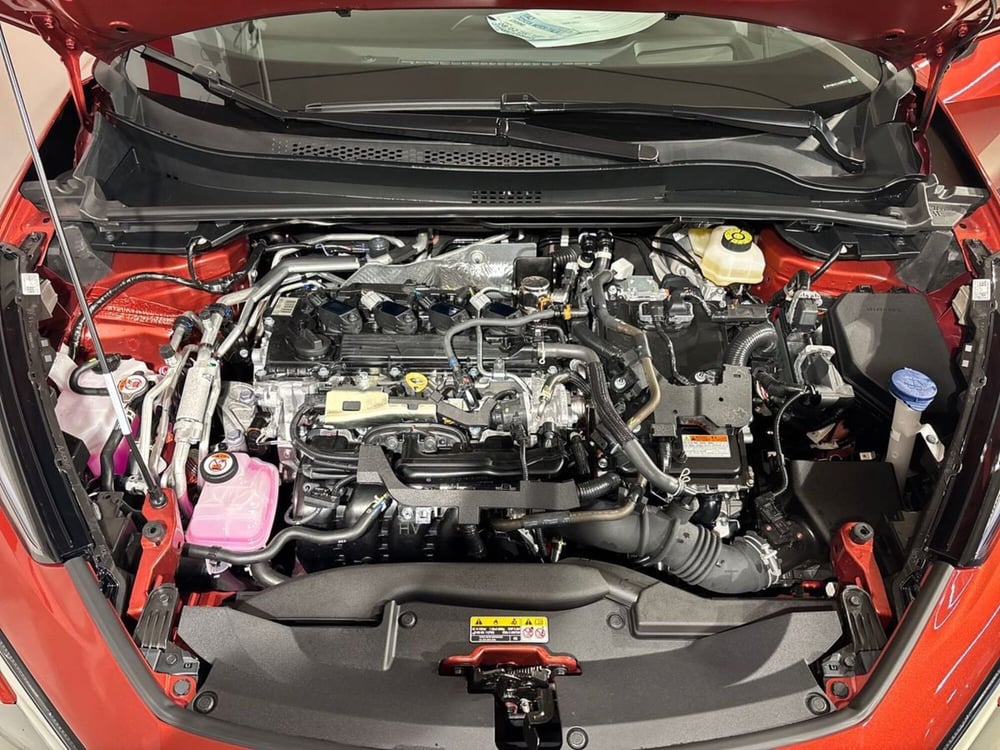 Toyota Toyota C-HR nuova a Lecco (16)