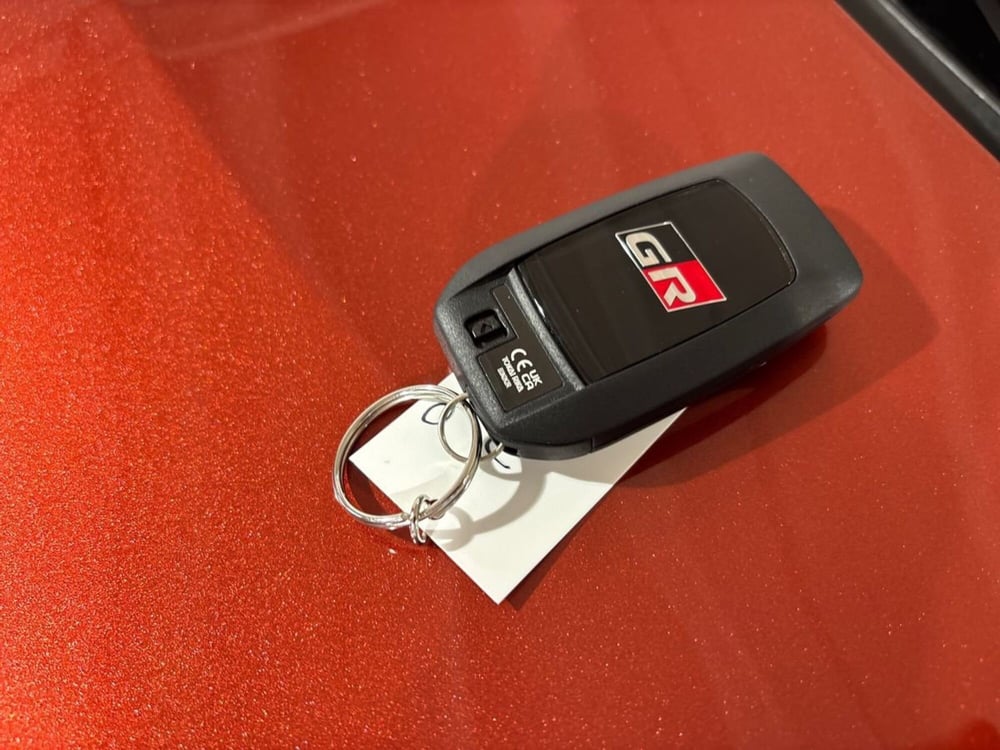 Toyota Toyota C-HR nuova a Lecco (17)