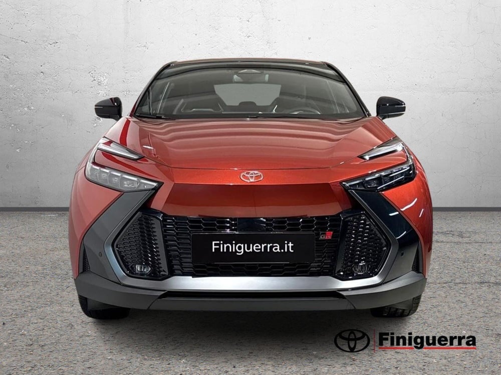 Toyota Toyota C-HR nuova a Lecco (2)
