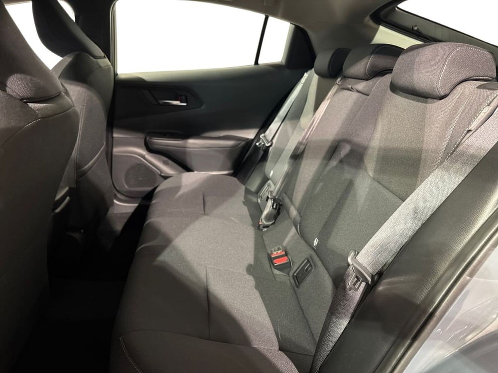 Toyota Prius nuova a Lecco (11)