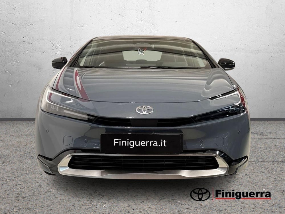 Toyota Prius nuova a Lecco (2)