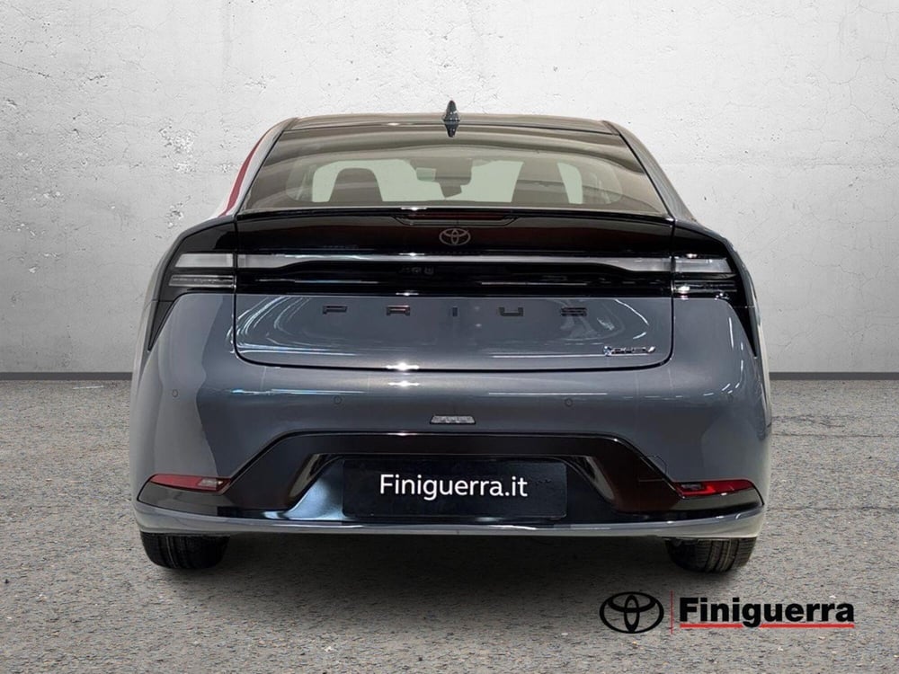 Toyota Prius nuova a Lecco (3)