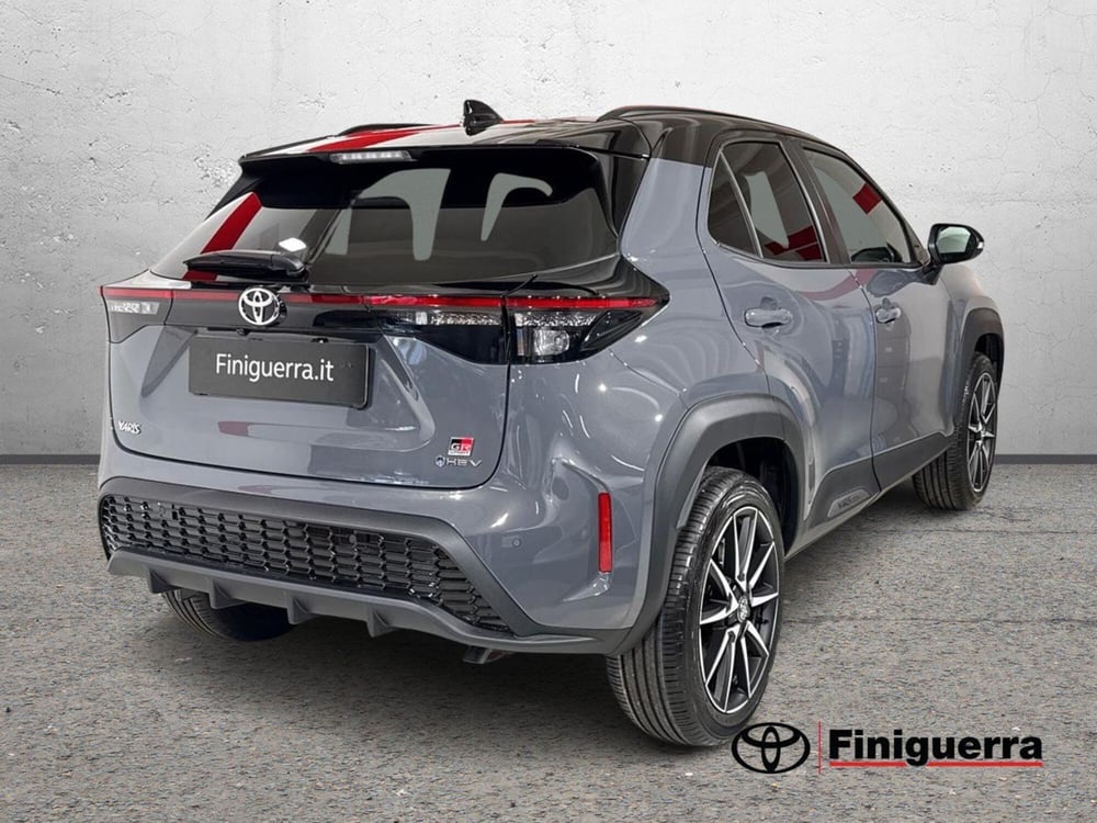 Toyota Yaris Cross nuova a Lecco (4)