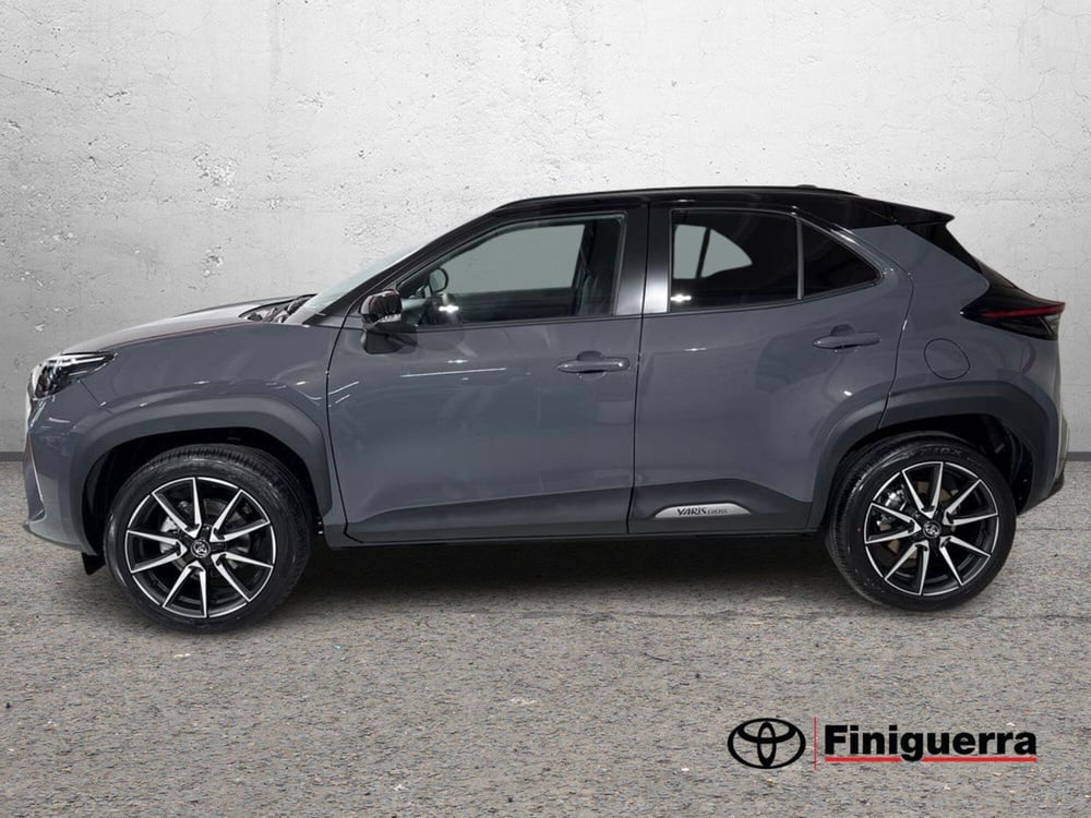 Toyota Yaris Cross nuova a Lecco (6)