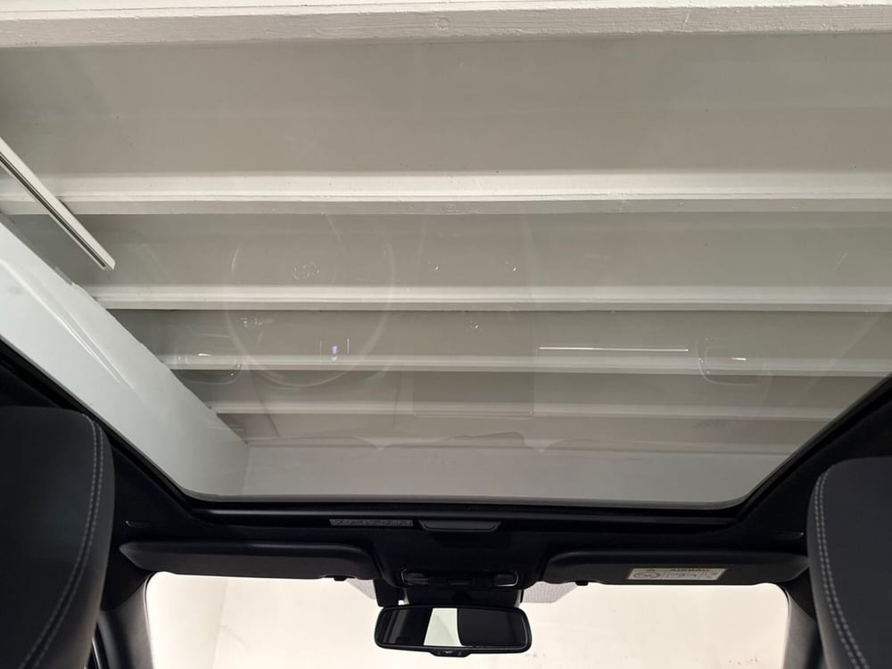 Toyota Yaris Cross nuova a Lecco (15)