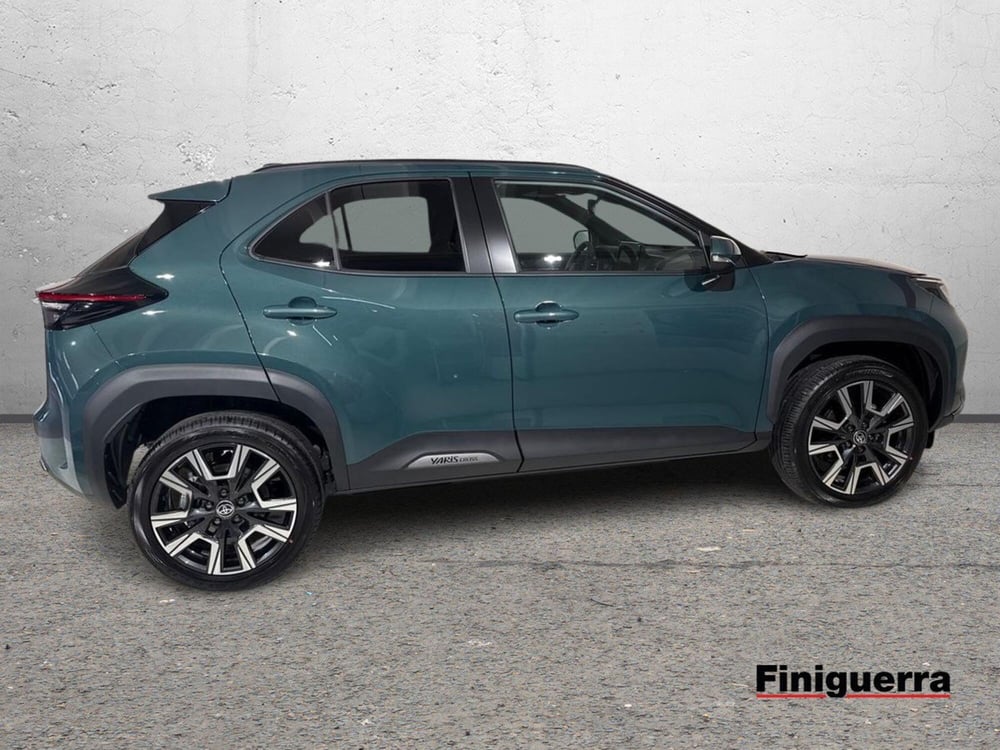 Toyota Yaris Cross nuova a Lecco (5)