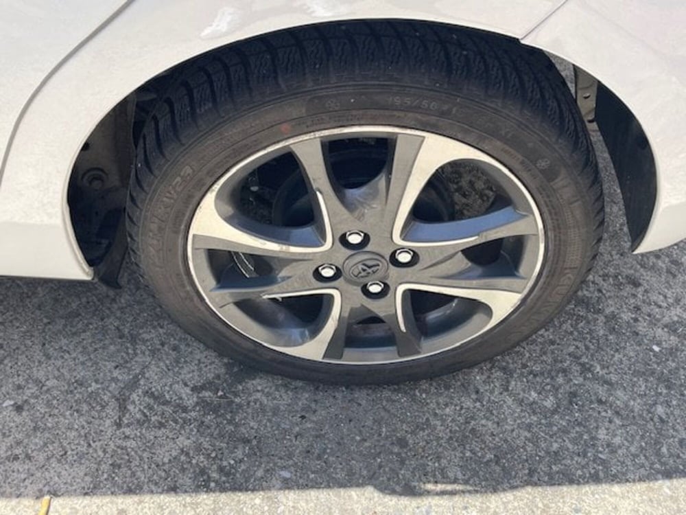 Toyota Yaris usata a Como (13)