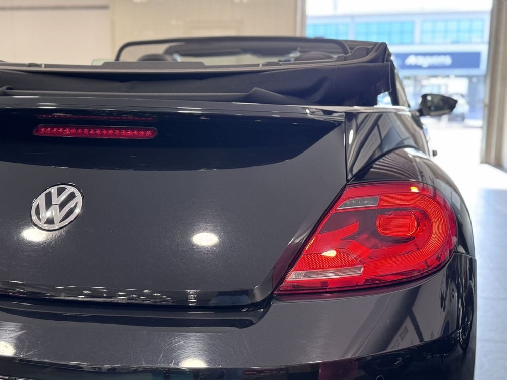 Volkswagen Maggiolino Cabrio usata a Brescia (7)