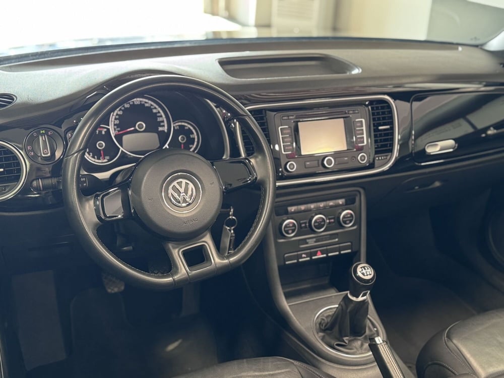 Volkswagen Maggiolino Cabrio usata a Brescia (8)
