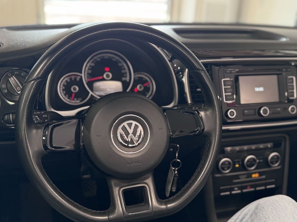 Volkswagen Maggiolino Cabrio usata a Brescia (9)