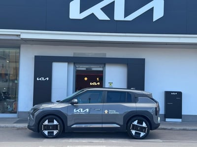 Kia EV3 81,4 kWh Earth del 2024 usata a Castellammare di Stabia