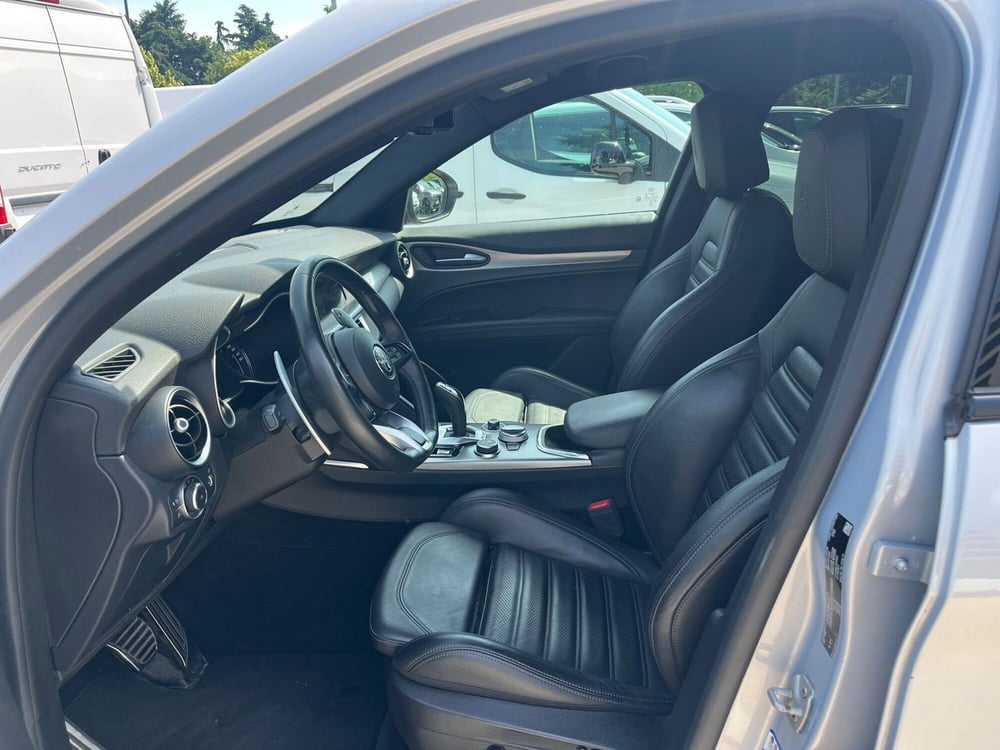 Alfa Romeo Stelvio usata a Milano (11)
