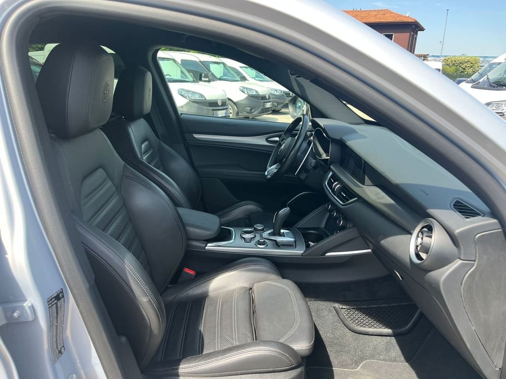 Alfa Romeo Stelvio usata a Milano (13)