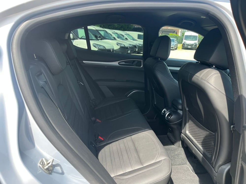 Alfa Romeo Stelvio usata a Milano (14)