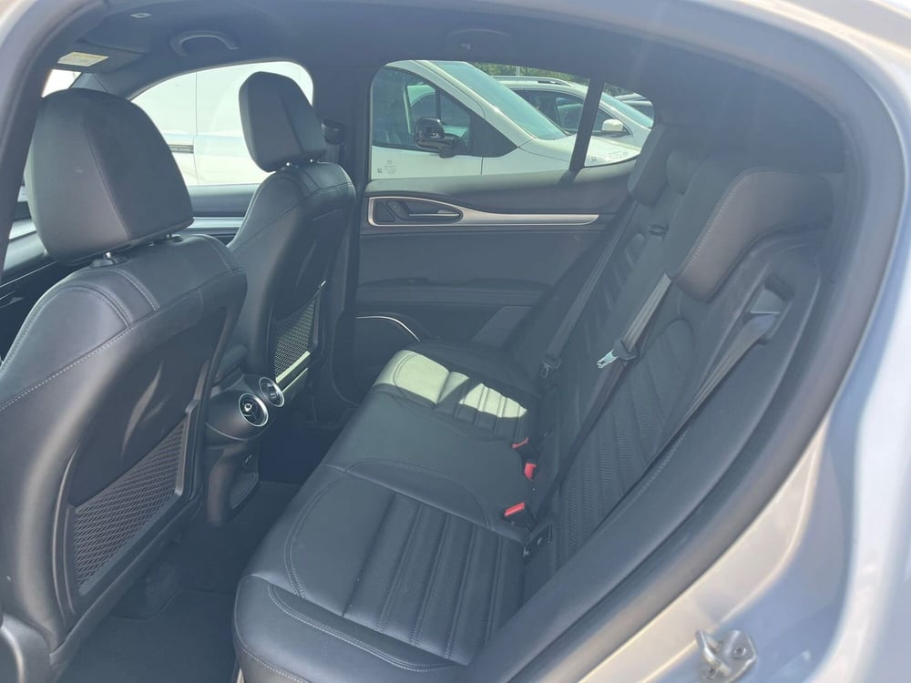 Alfa Romeo Stelvio usata a Milano (15)