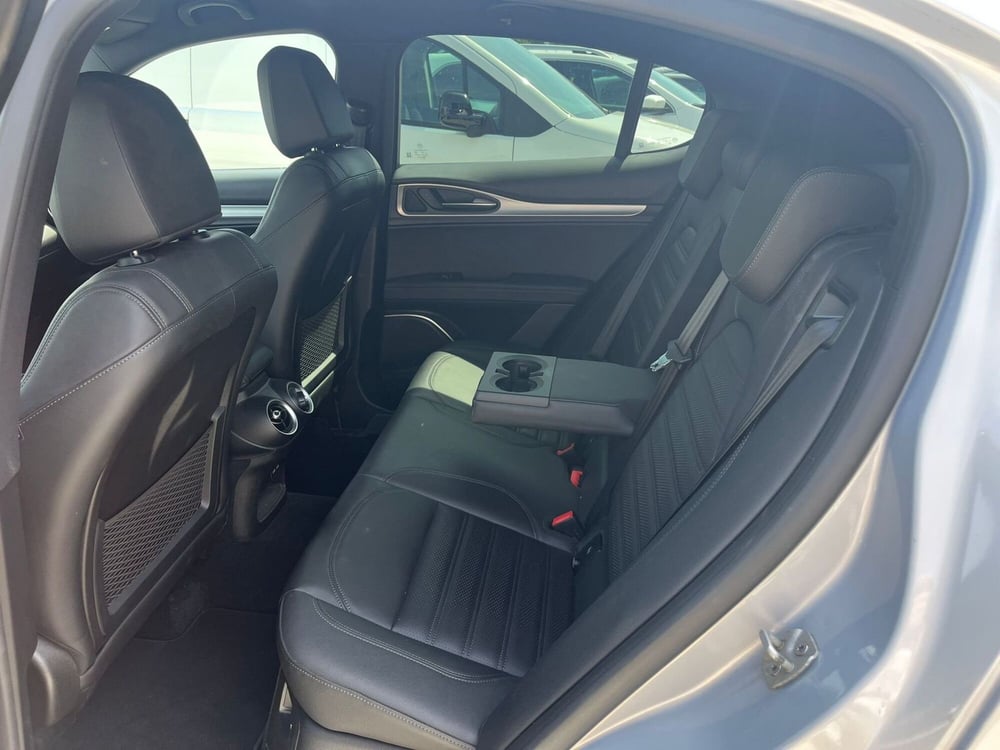Alfa Romeo Stelvio usata a Milano (16)