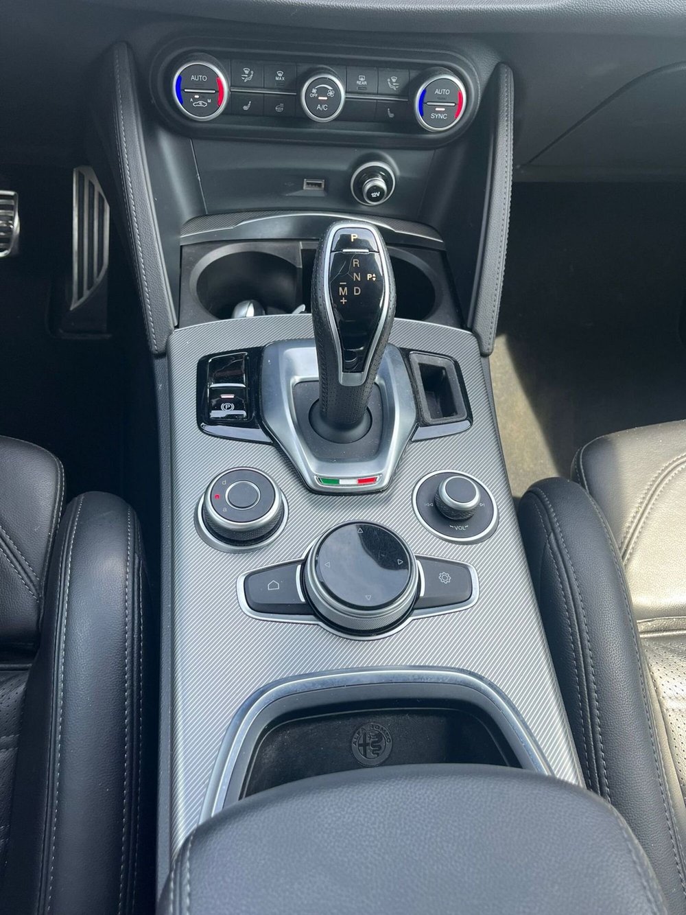 Alfa Romeo Stelvio usata a Milano (19)