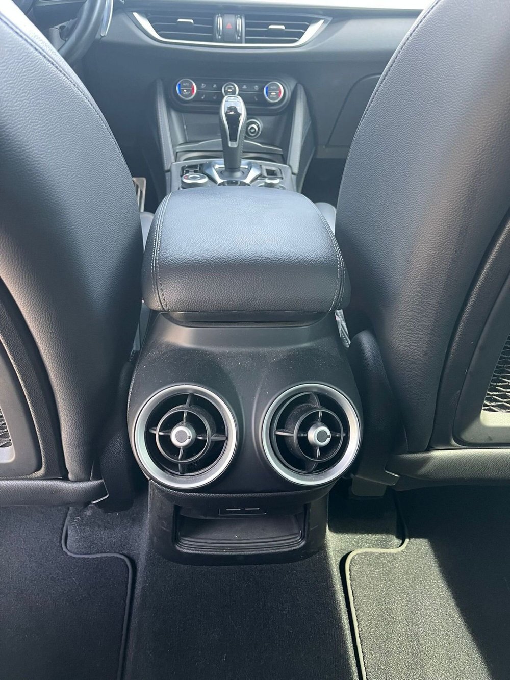 Alfa Romeo Stelvio usata a Milano (20)