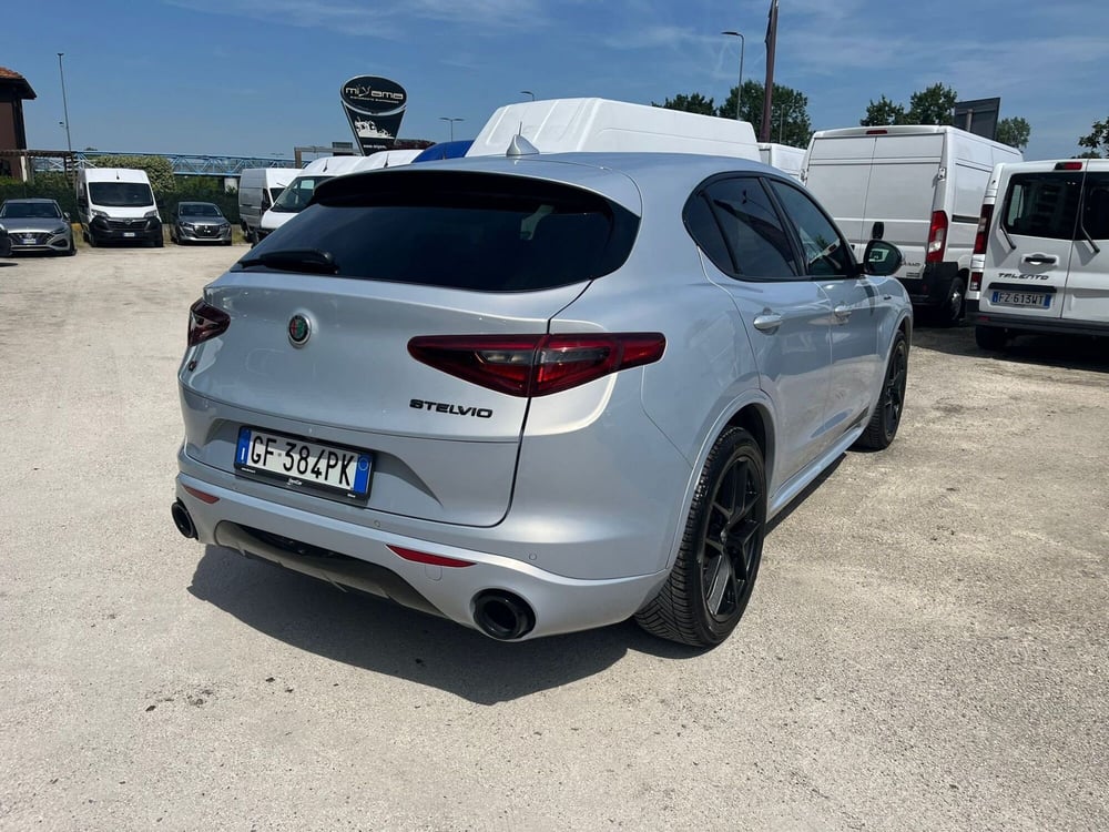 Alfa Romeo Stelvio usata a Milano (7)