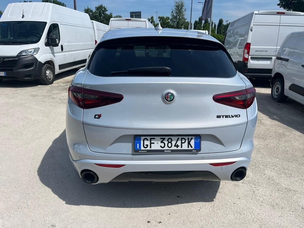 Alfa Romeo Stelvio usata a Milano (8)