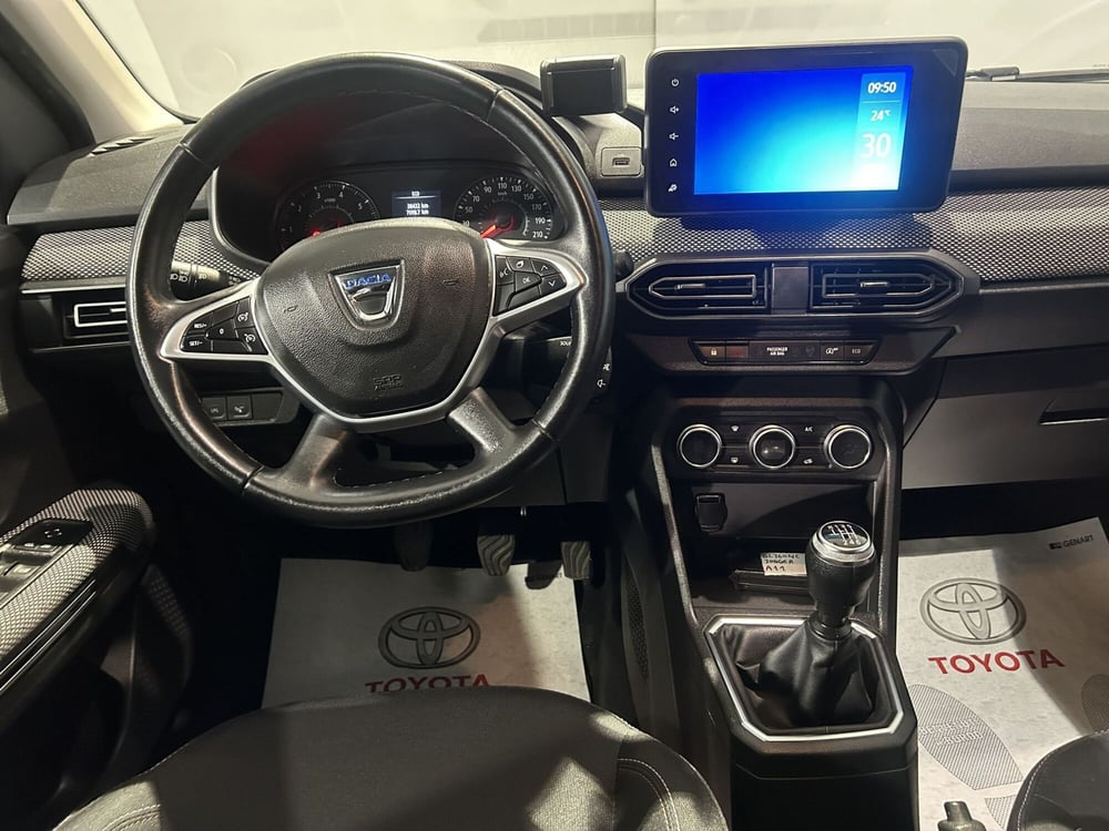Dacia Jogger usata a Milano (10)