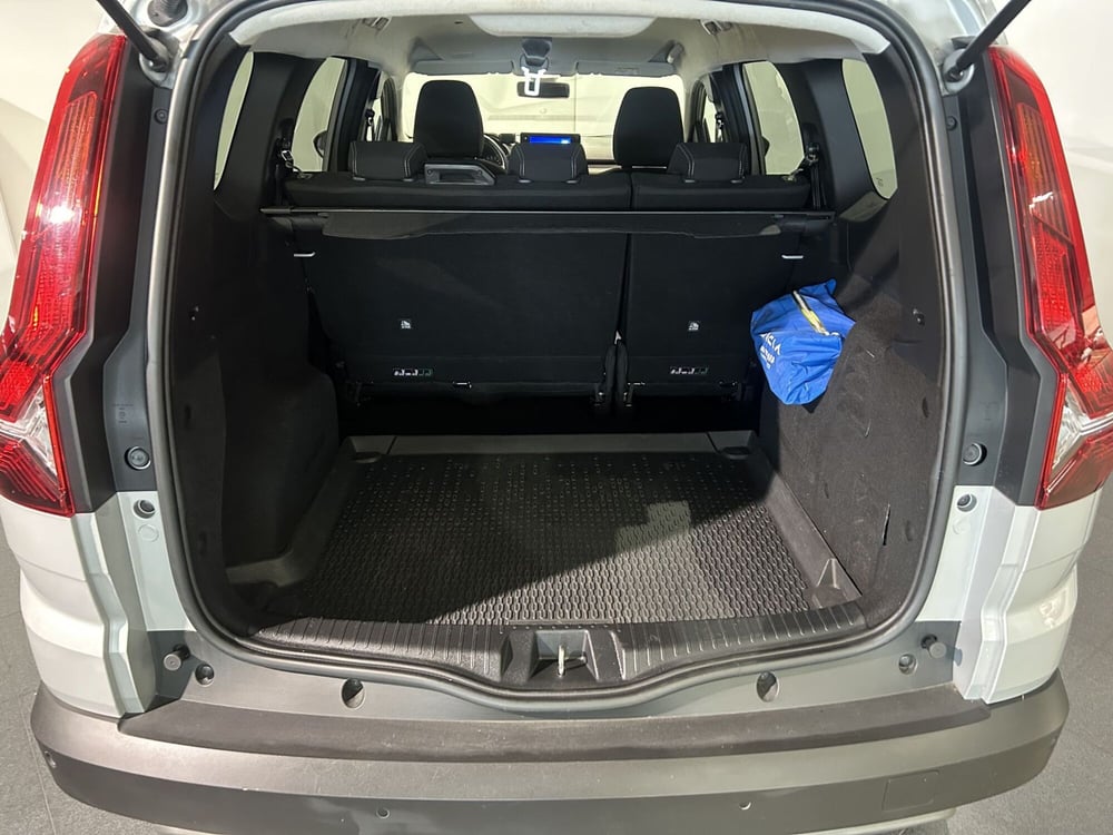 Dacia Jogger usata a Milano (6)