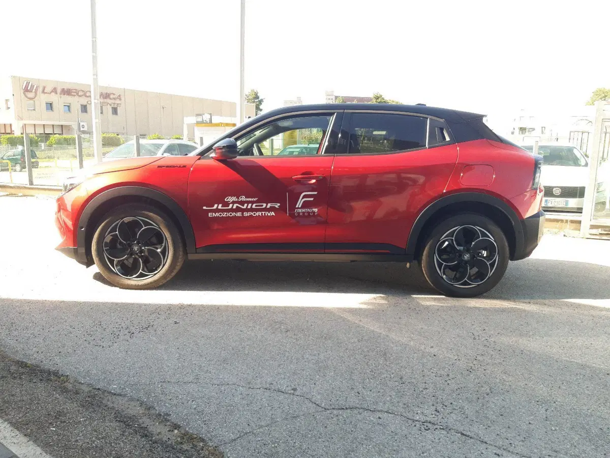 Alfa Romeo Junior nuova a Campobasso (2)